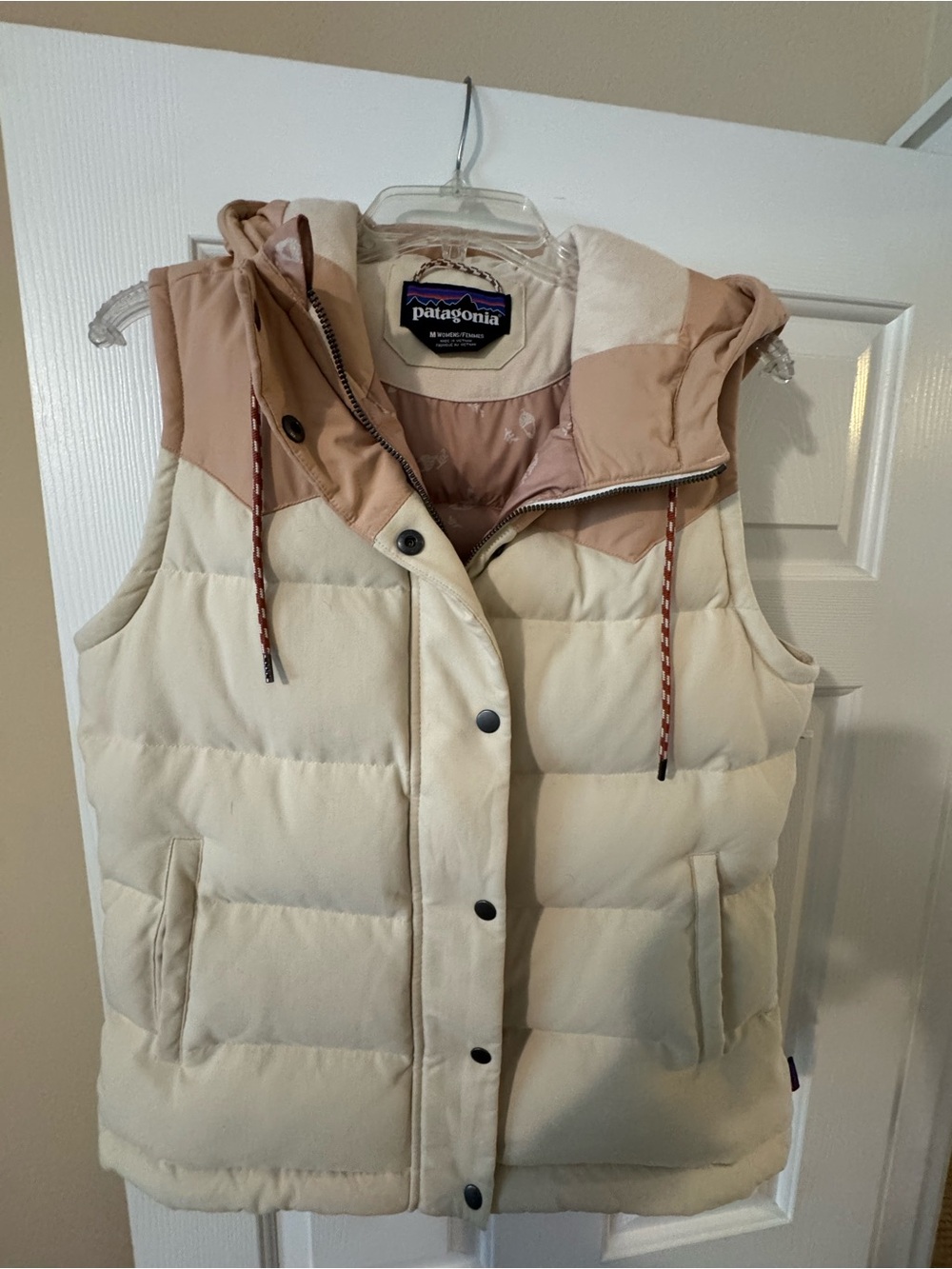 Patagonia Women's Cream & Tan Hooded Puffer Vest